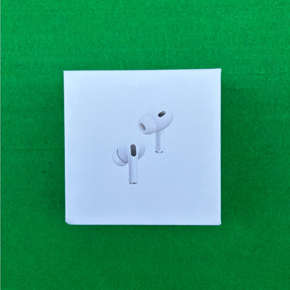 Apple AirPods Pro White Earbud Headphones with Charging Case